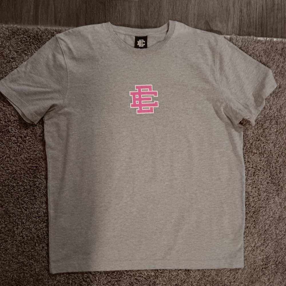 ERIC EMANUEL EE YANKEES MLB TSHIRT... ONLY ONE LEFT ON STOCK-X